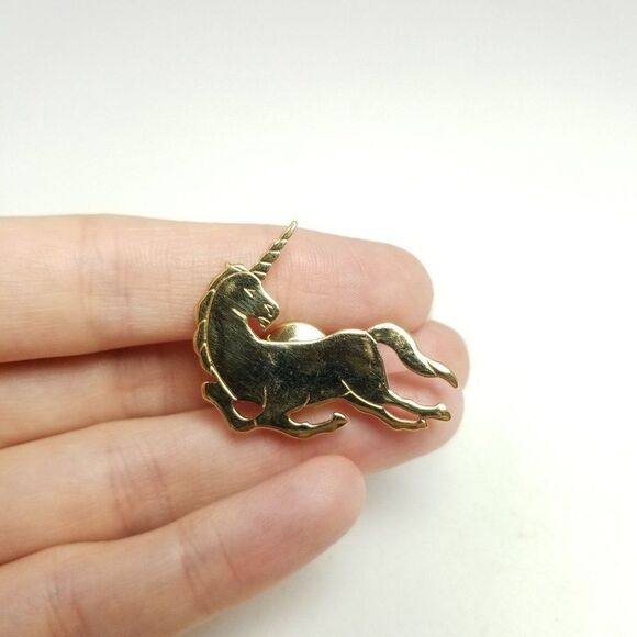 Vintage Unicorn Lapel Pin, Gold Tone Metal, Lounging Animal, Estate - Picture 7 of 7